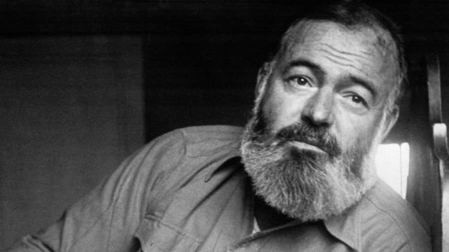 "Al romper el alba" de Ernest Hemingway, uno de los grandes libros póstumos
